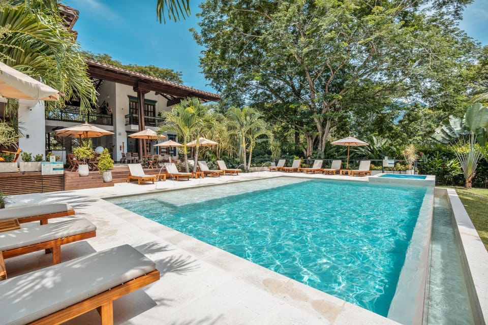 Day, Swimming pool