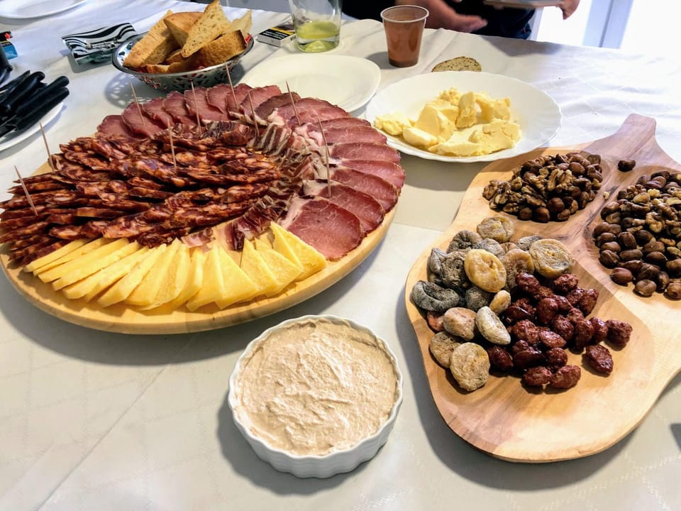 Food and drinks, Food