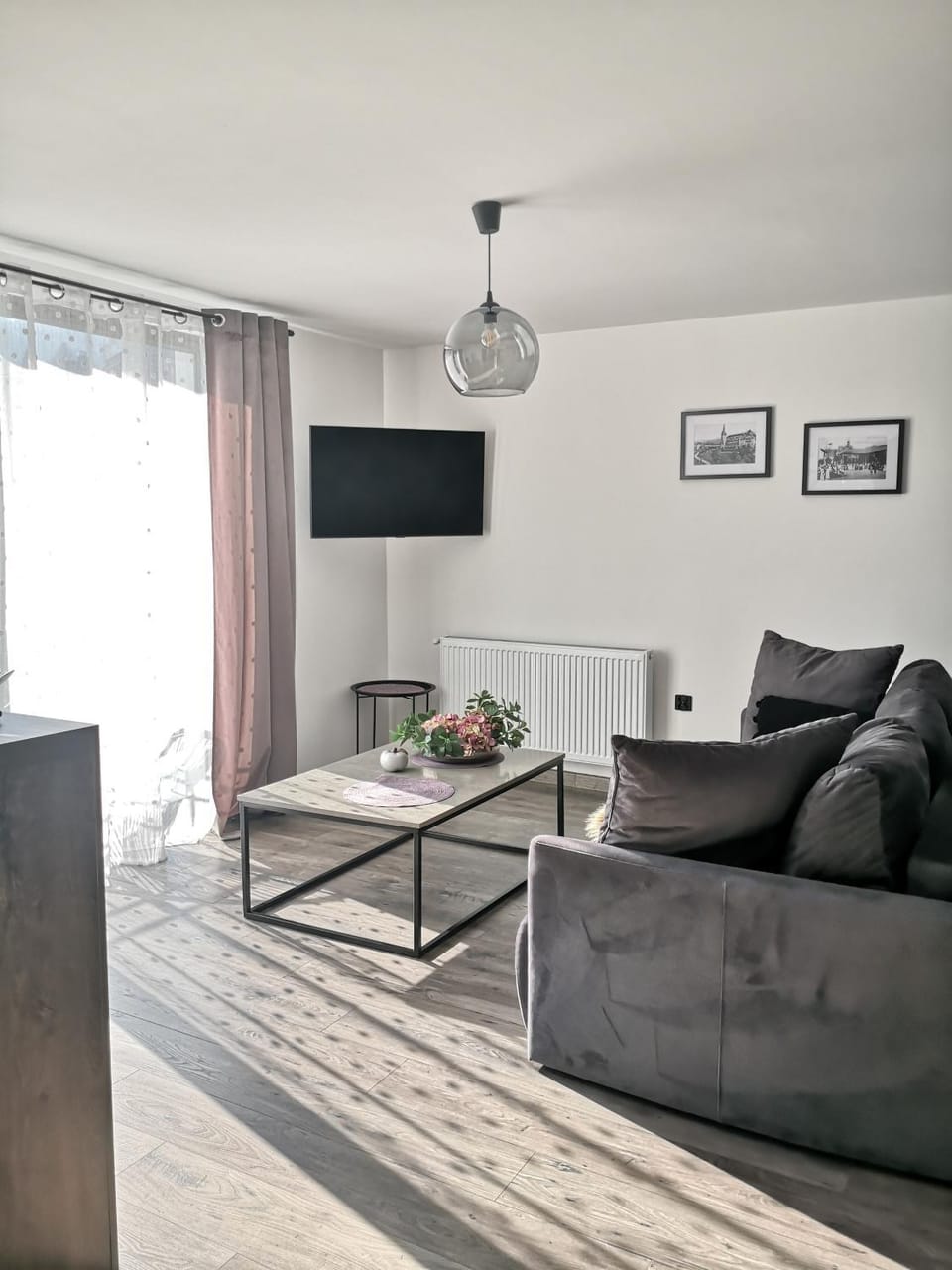 TV and multimedia, Living room, Seating area