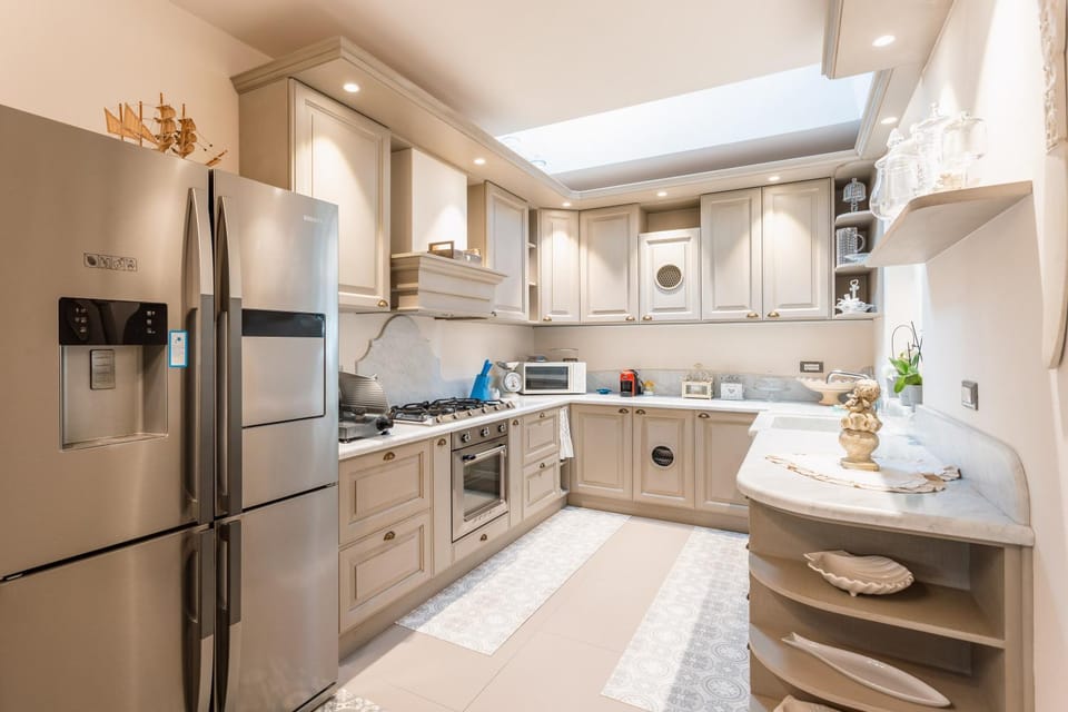 Kitchen or kitchenette, Kitchen or kitchenette
