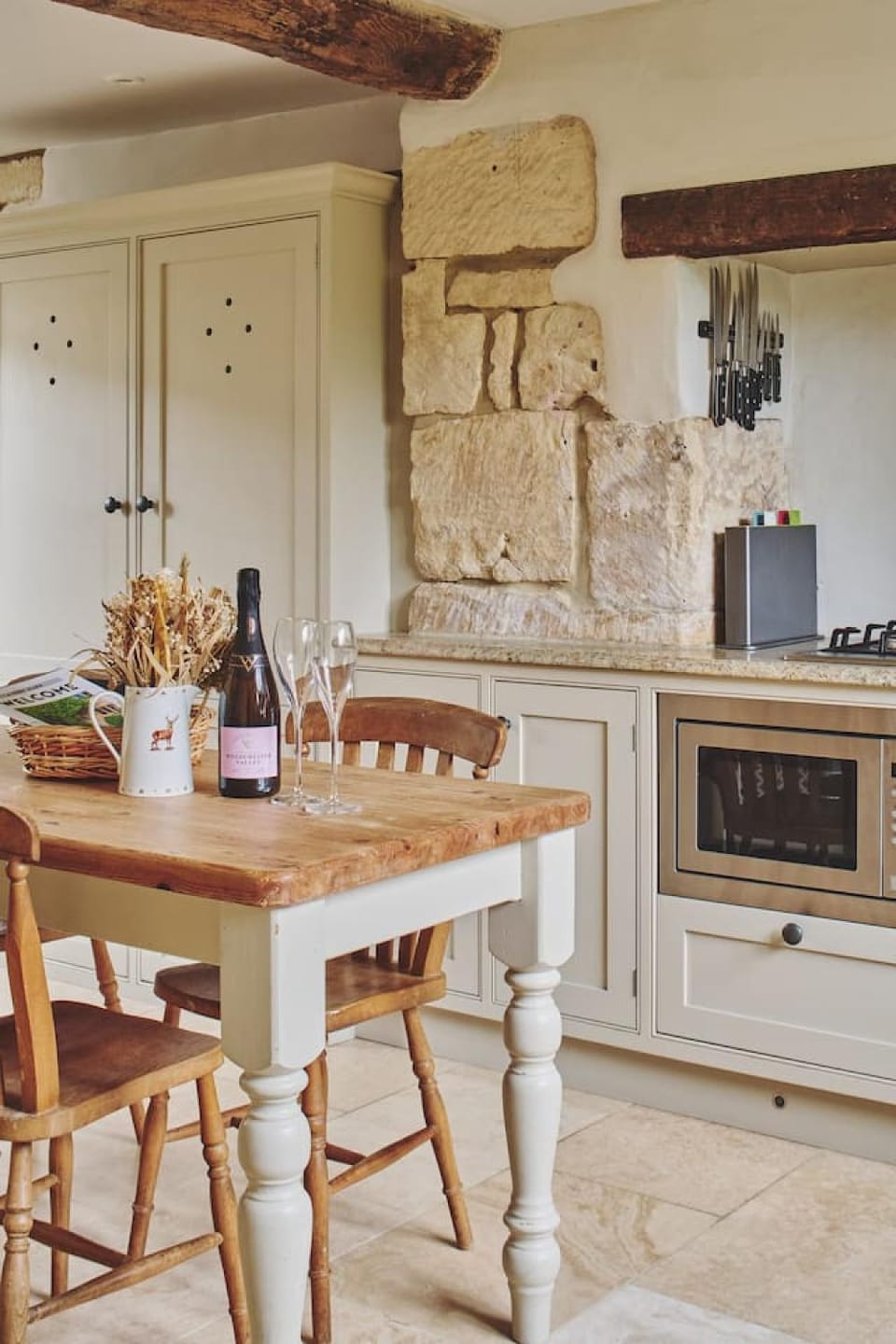 Lovedays Cottage, A Luxury 16th Century home in Painswick House in Painswick
