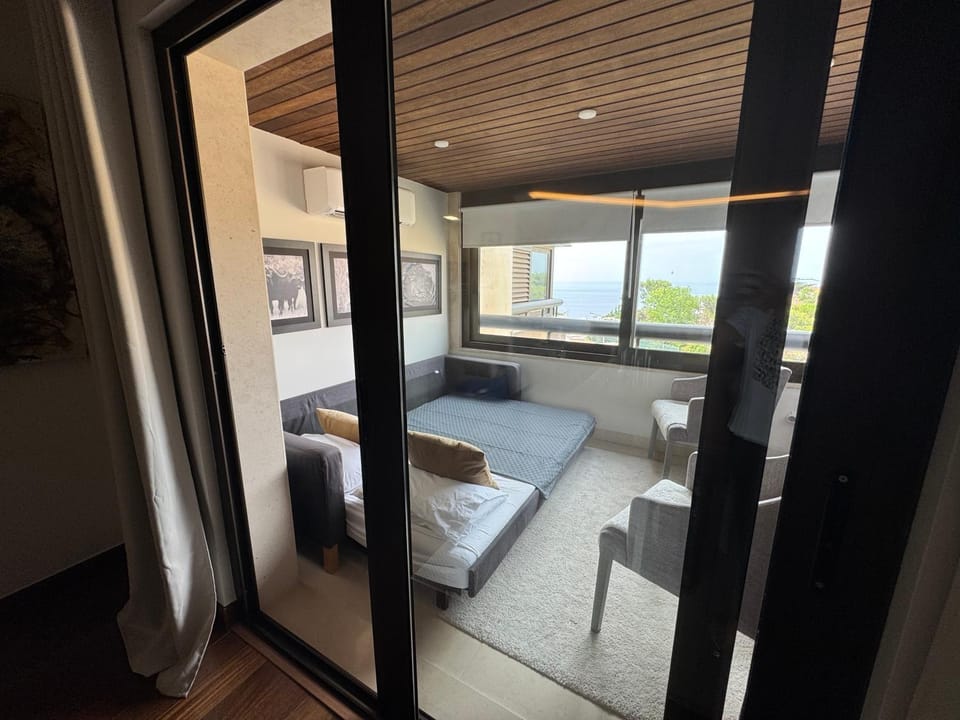 Living room, Photo of the whole room, air conditioner, air conditioner