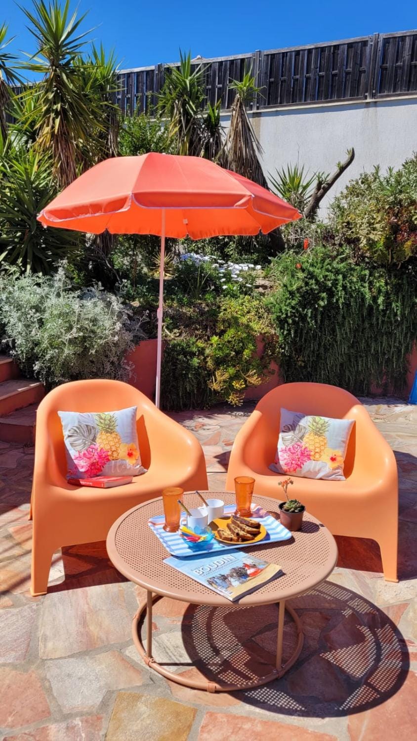 Patio, Garden, Dining area, Breakfast