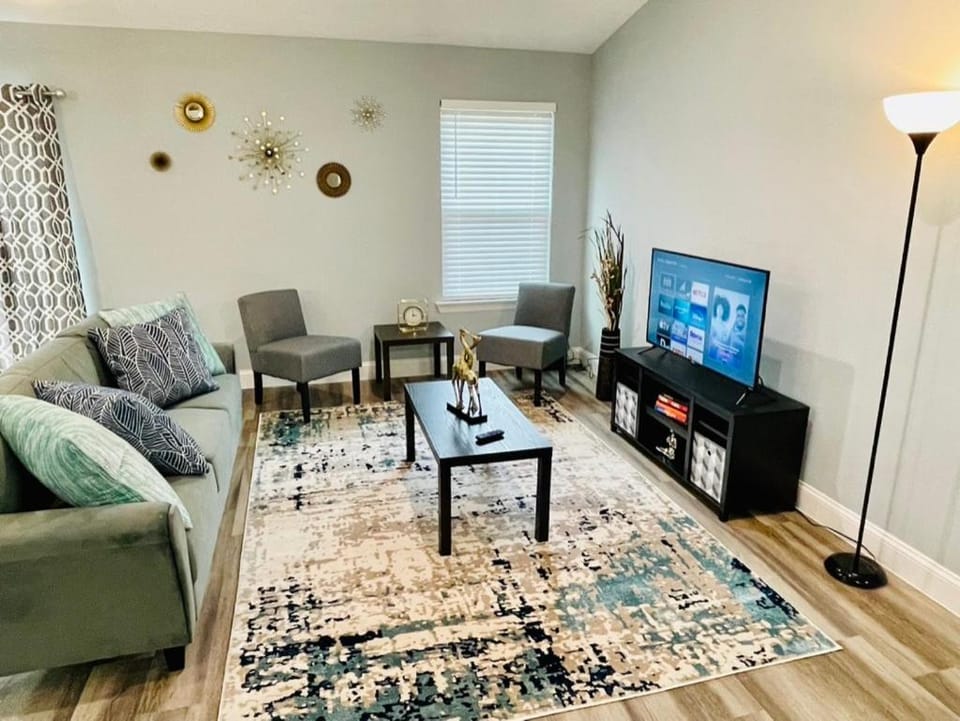 House 3 Bed, 2Bath, FREE Parking in The Woodlands House in The Woodlands