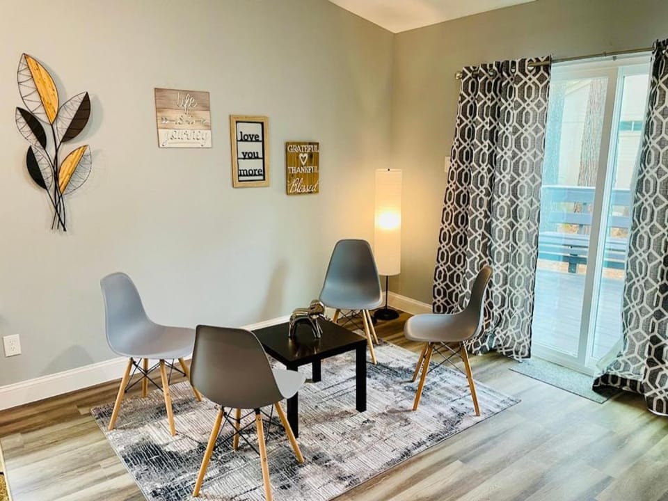 House 3 Bed, 2Bath, FREE Parking in The Woodlands House in The Woodlands