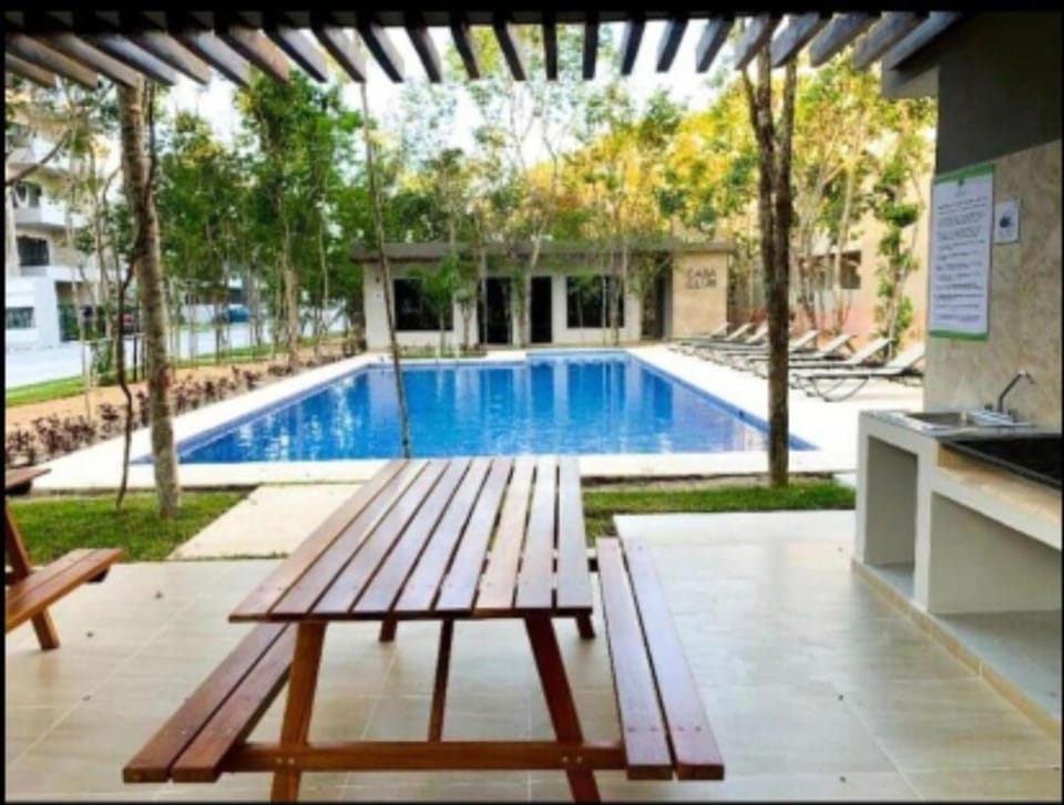 Swimming pool