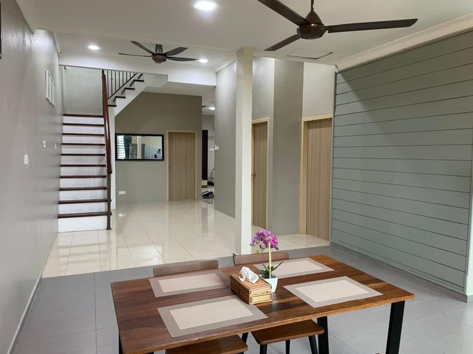 VISTANA INDAH HOMESTAY House in Kedah