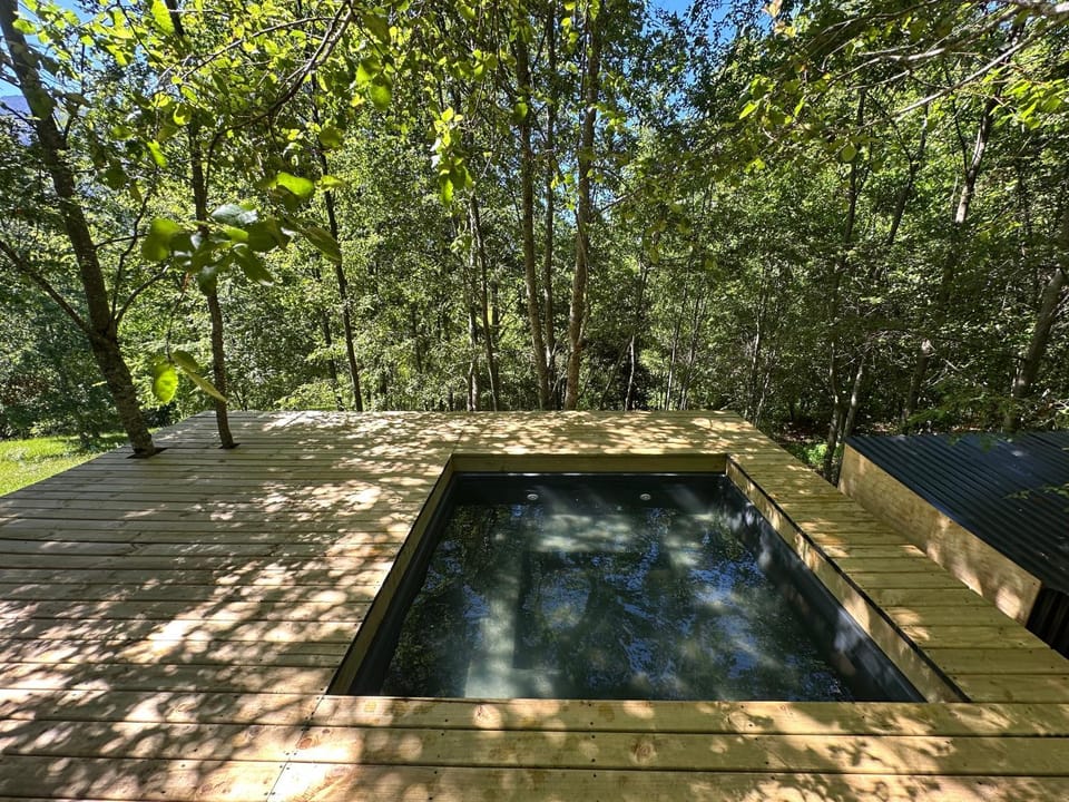 Hot Tub, Swimming pool