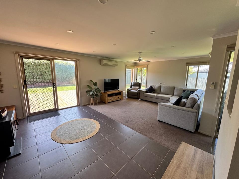 Shore to Impress House in Inverloch