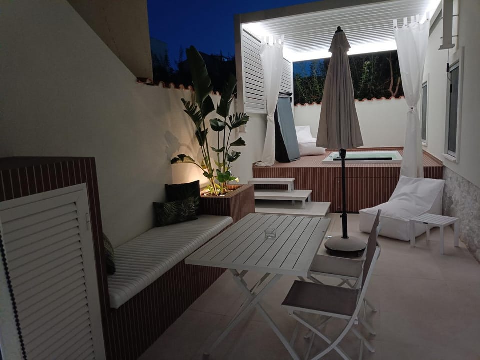 Hot Tub, Swimming pool, Inner courtyard view