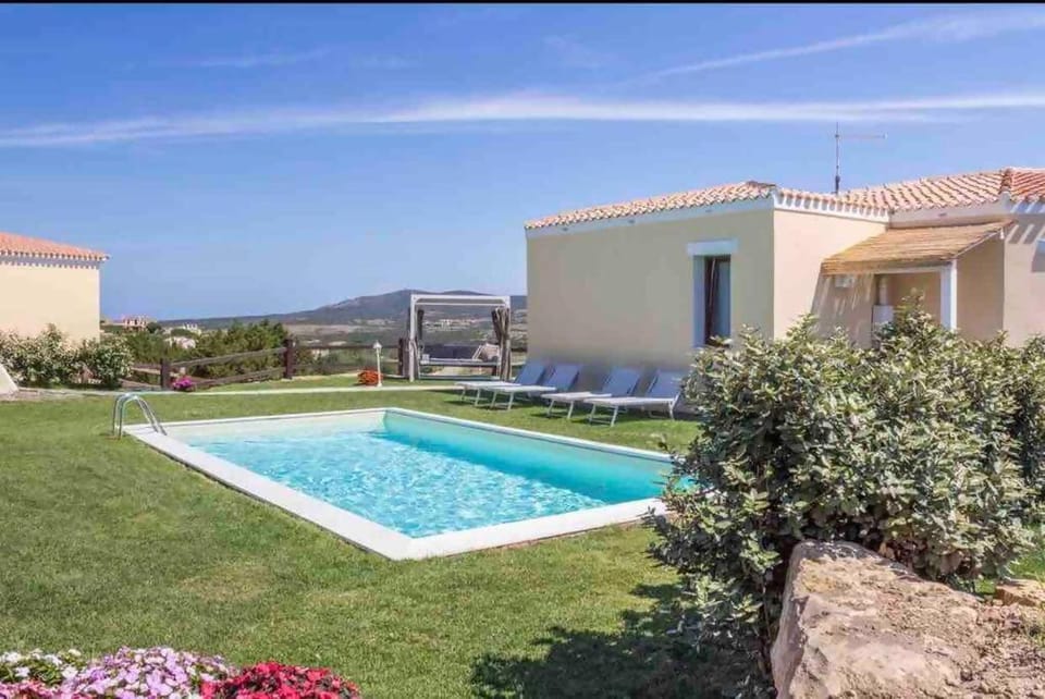Villa Cristallina Piscina privata, Wi-Fi & Netflix House in Punta de su Torrione