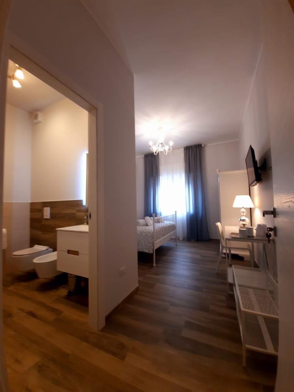 Photo of the whole room