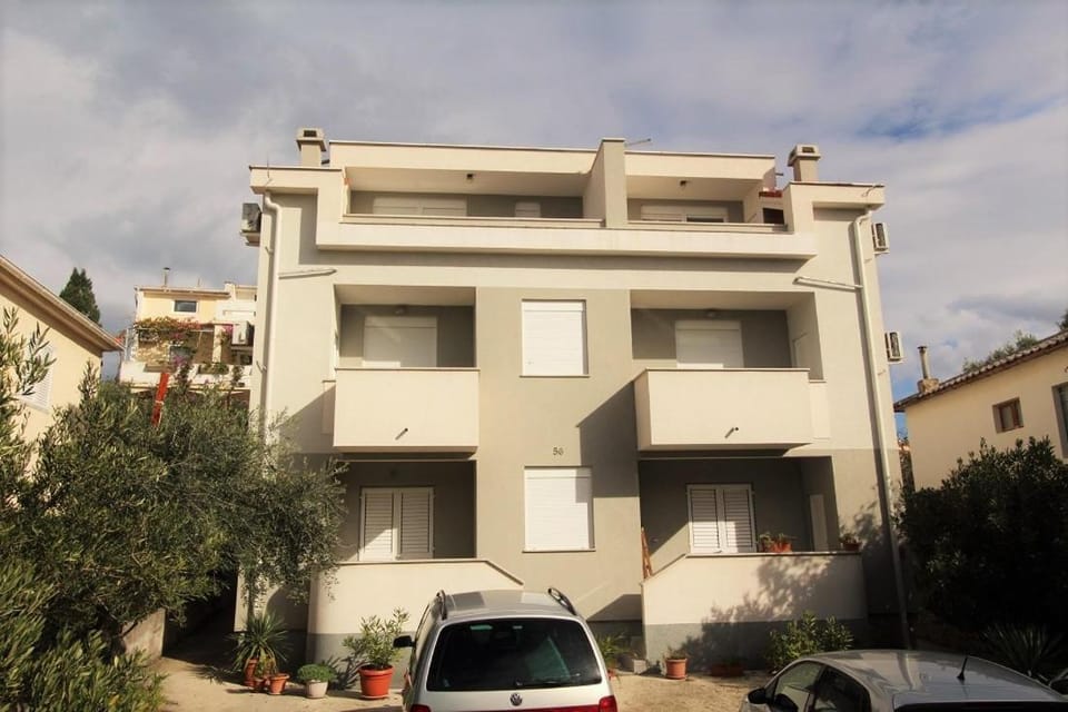 Property building, Day, Location, Parking