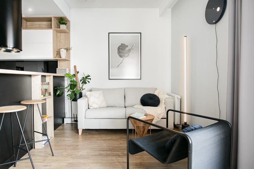 Bed, Living room, Seating area