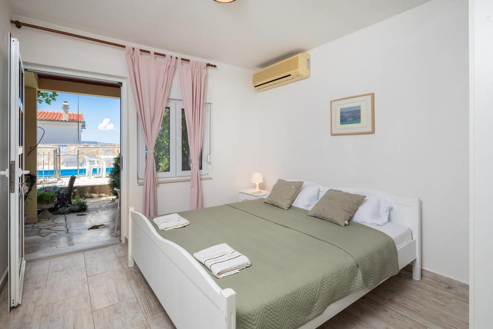 Bed, Balcony/Terrace