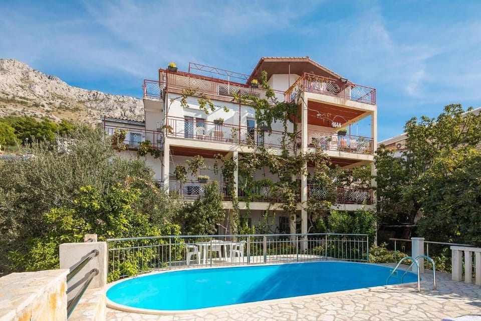 Property building, Pool view, Swimming pool