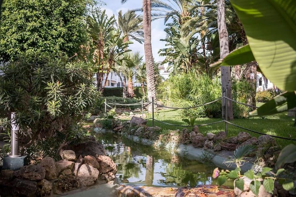 Lovely 2 Bedroom Apartment w/ large garden + pools Apartment in Benalmadena