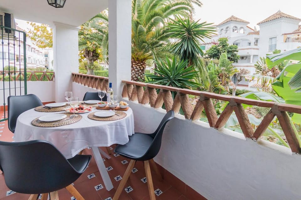 Lovely 2 Bedroom Apartment w/ large garden + pools Apartment in Benalmadena