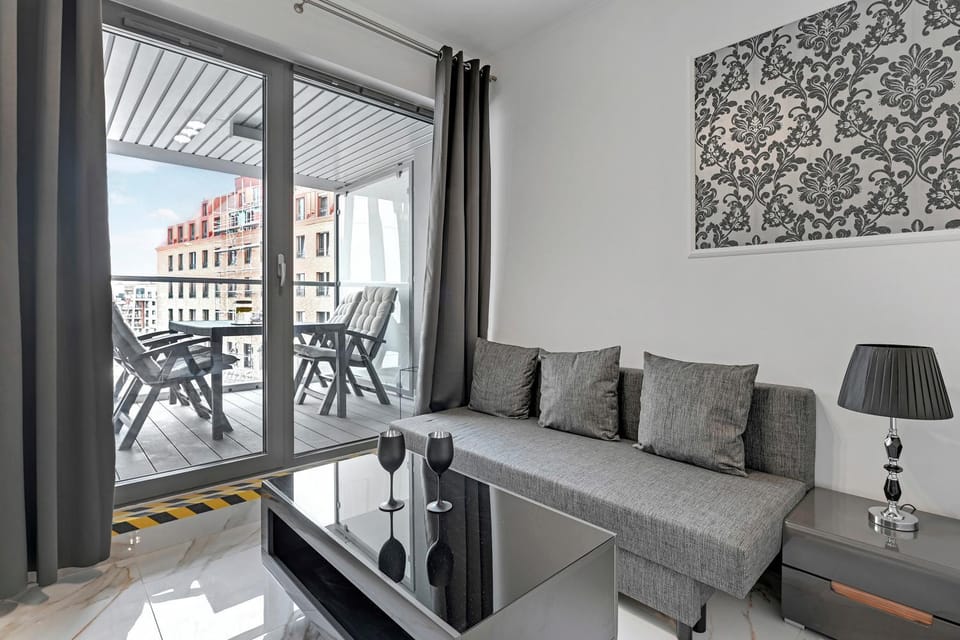 View (from property/room), Balcony/Terrace, Living room, Seating area