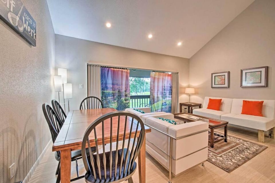 Lovely 2-Bedroom, 2-Bath Condo On The Golf Course Apartment in Lake Conroe