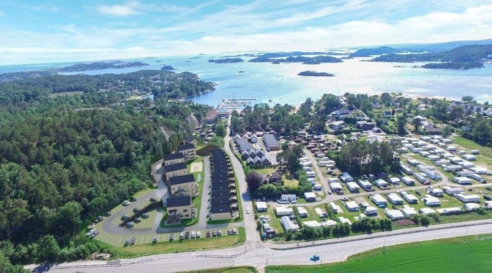 Neighbourhood, Bird's eye view