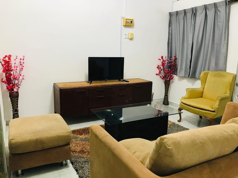 Communal lounge/ TV room, Living room, Seating area