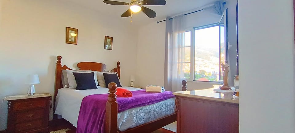 Bed, Bedroom, fireplace, towels