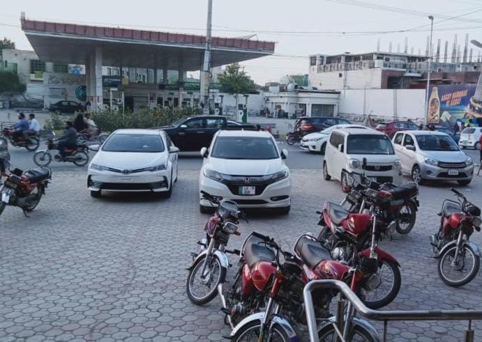 One & Two Bedrooms Apartment Near DHA & Airport Apartment in Lahore
