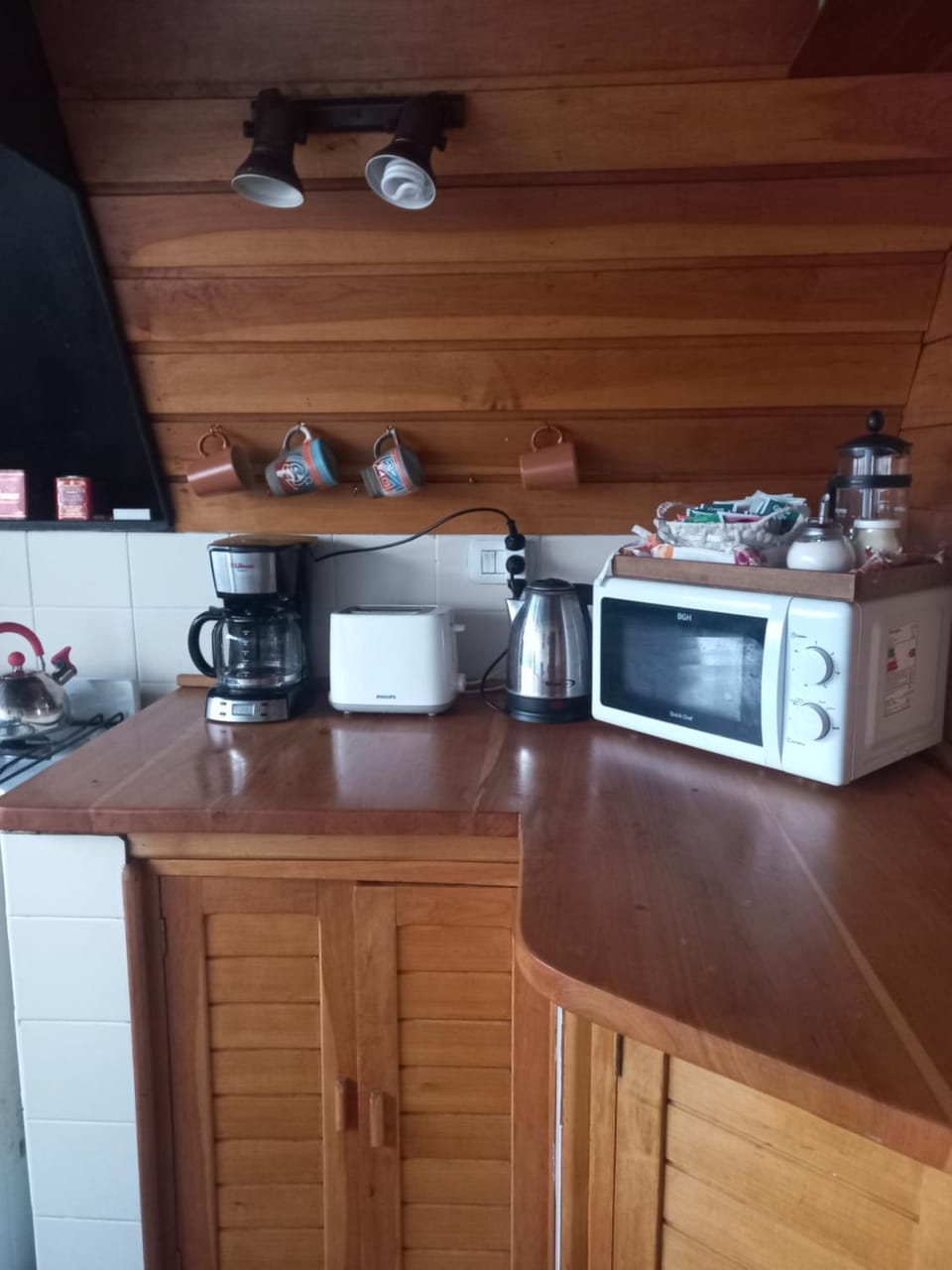 Coffee/tea facilities, minibar, toaster