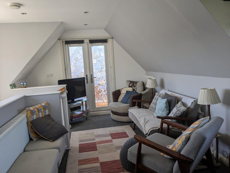 Communal lounge/ TV room