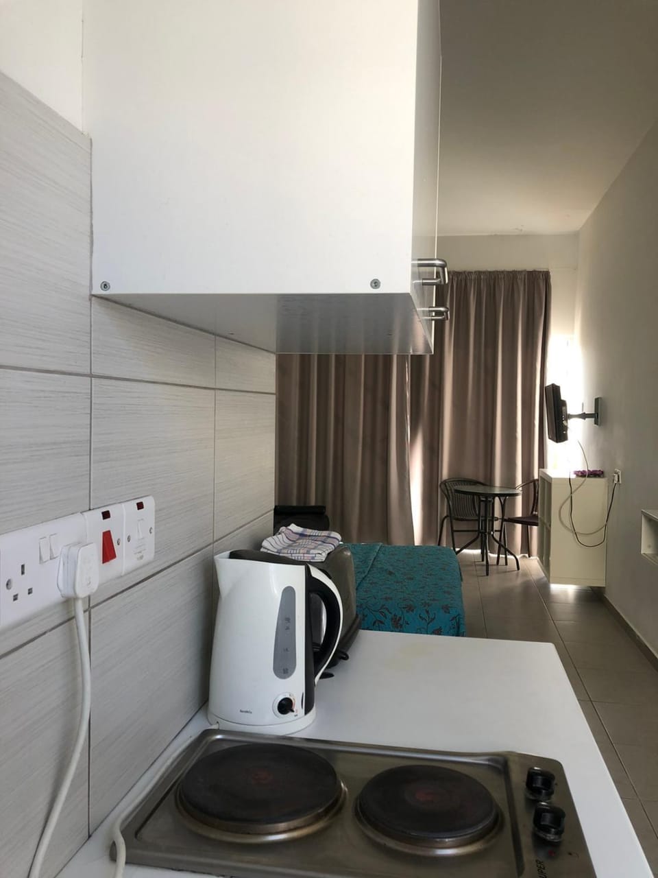 Kitchen or kitchenette, Photo of the whole room, Seating area, Bedroom