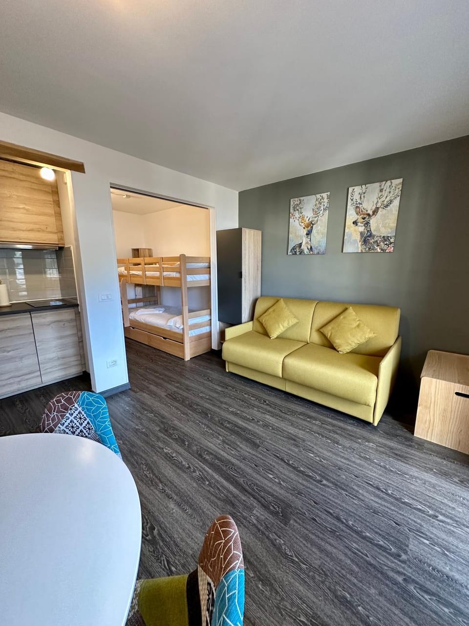 Living room, Photo of the whole room, Seating area