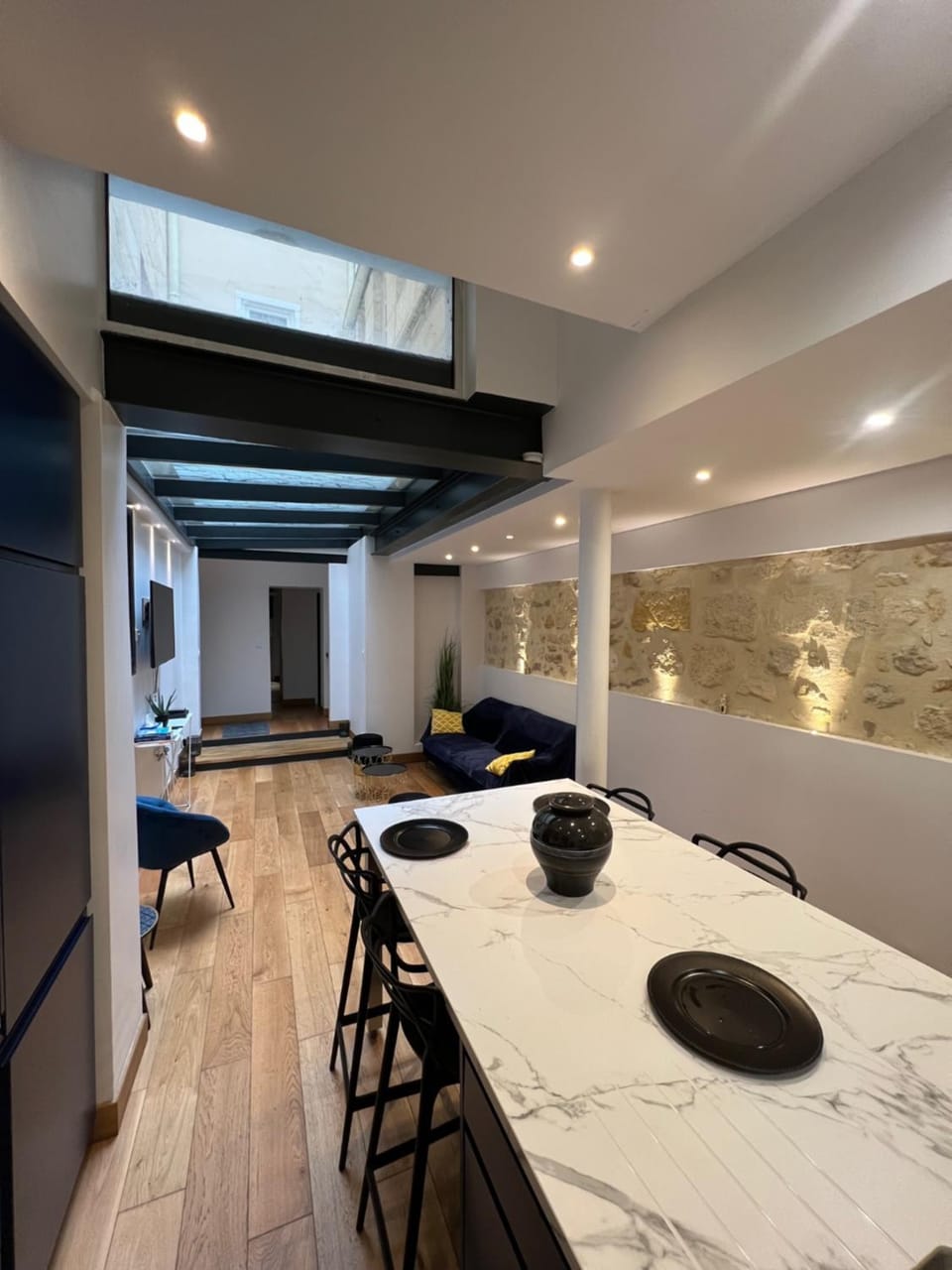 Communal lounge/ TV room, kitchen