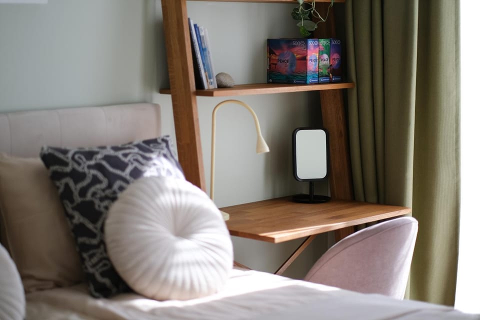 Day, Bedroom