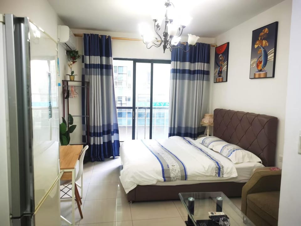 Bed, Living room, Photo of the whole room, Seating area, Bedroom