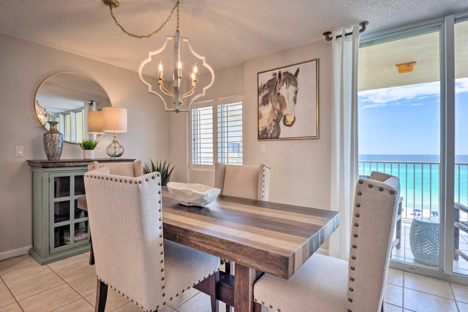 Beachfront Fort Walton Beach Condo w/ Pool Access! House in Okaloosa Island