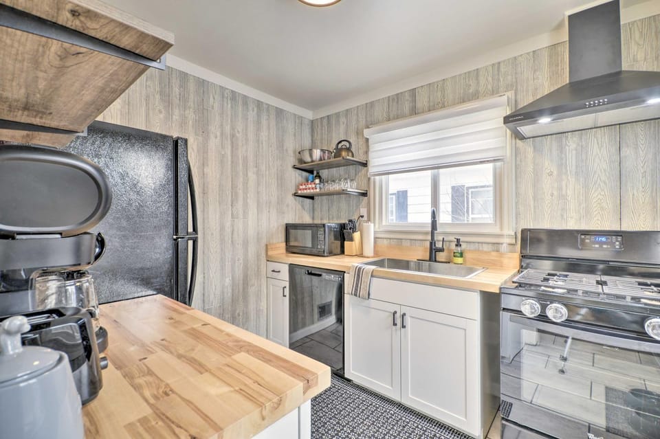 1 Mi to Hot Springs! Central Thermopolis Home House in Thermopolis