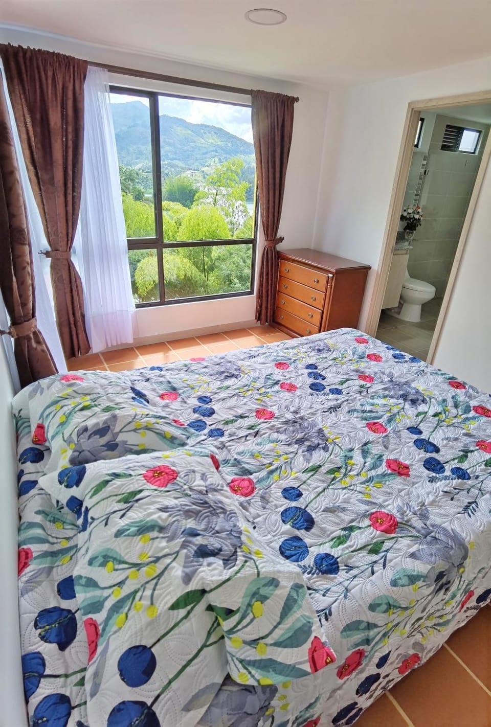 Bed, Photo of the whole room