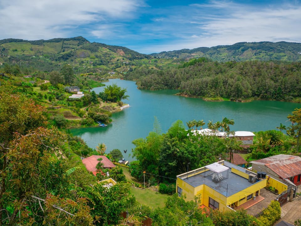 Hermosa casa de campo en GUATAPÉ House in Antioquia