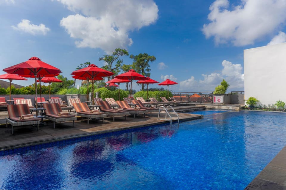 Lounge or bar, Pool view, Swimming pool, sunbed