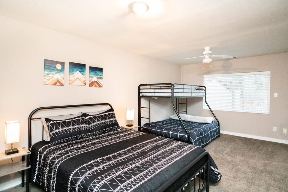 Cozy home for families with game room & playground House in Washington