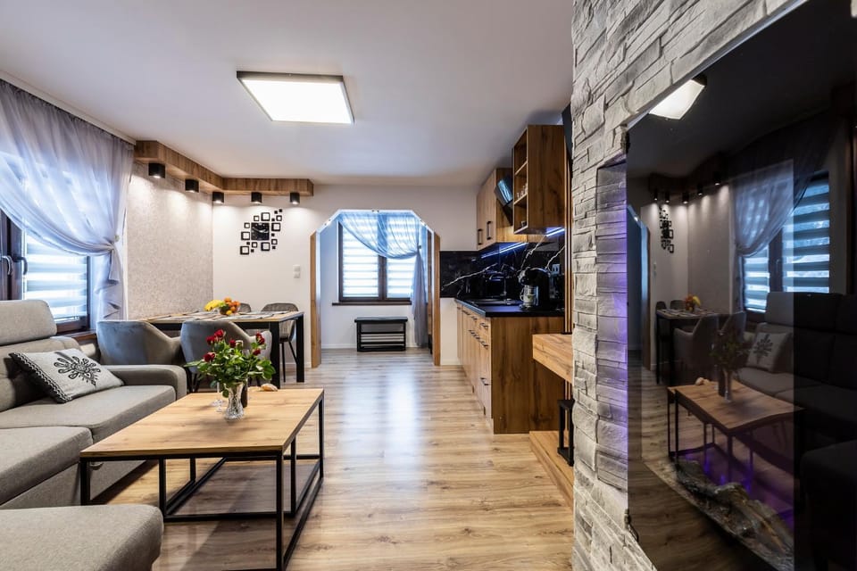 Communal lounge/ TV room, TV and multimedia, Kitchen or kitchenette, Living room, Seating area