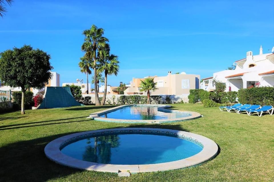 Aldeia Joinal - Swimming Pool - FREE WIFI - BY BEDZY Apartment in Guia