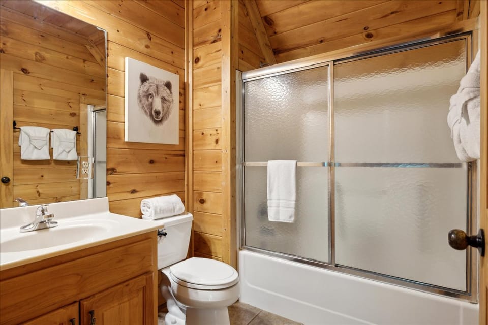 Kozy Bear Kabin House in Gatlinburg