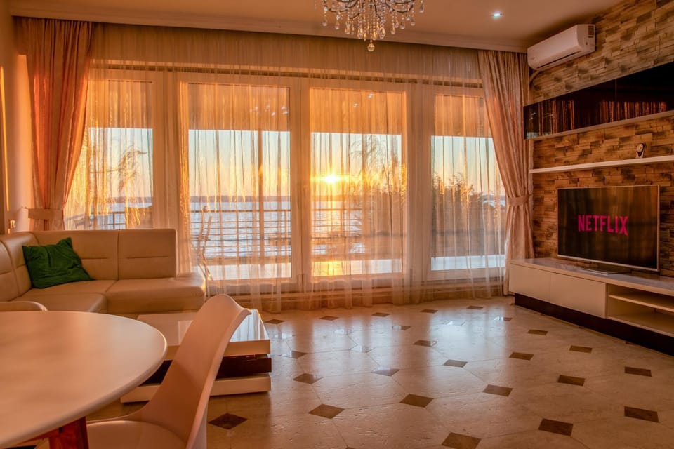 Living room, Sunset