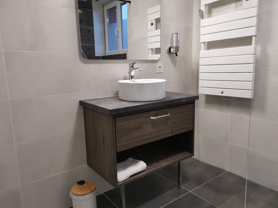 Résidence L'Hermitière, CADRE VERDOYANT-FONCTIONNEL-GRAND CONFORT-PARKING WIFI GRATUIT Apartment in Pays de la Loire