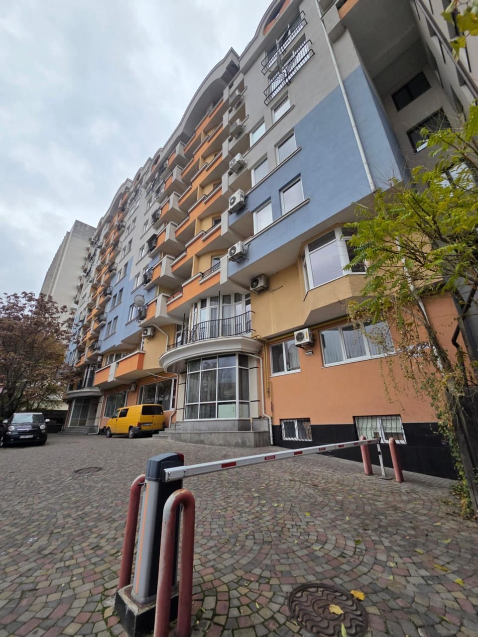 Neighbourhood, Street view, Location