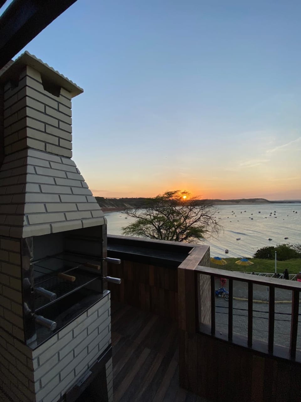 Natural landscape, BBQ facilities, Balcony/Terrace, Sea view