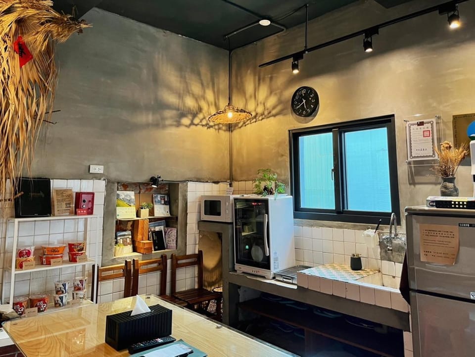 Food and drinks, Dining area, minibar