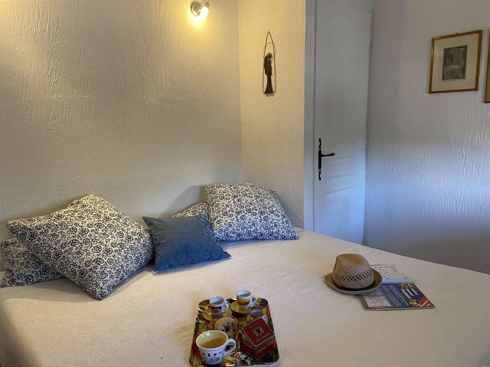 Appartement calme 2 pièces, proche plage, Fréjus - FR-1-226A-122 Apartment in Fréjus
